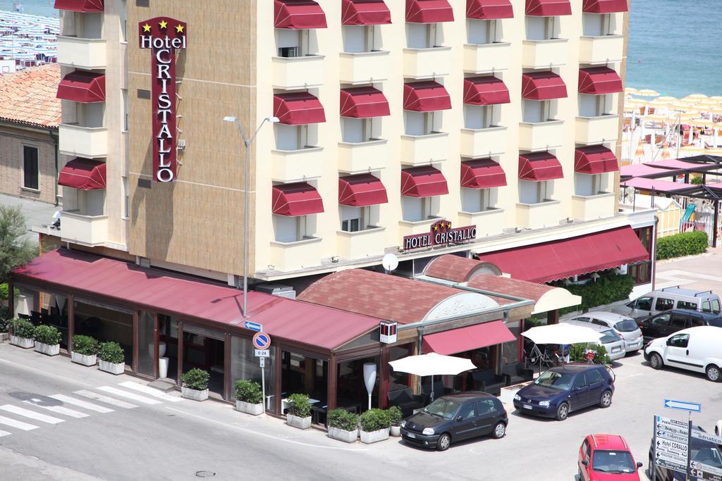 Hotel Cristallo Фано Екстер'єр фото