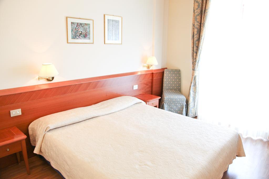 Hotel Cristallo Фано Номер фото